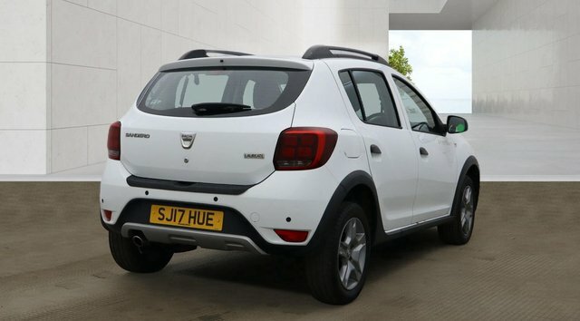 Dacia Sandero Stepway Dci Laureate Hatchback SJ17HUE White #3