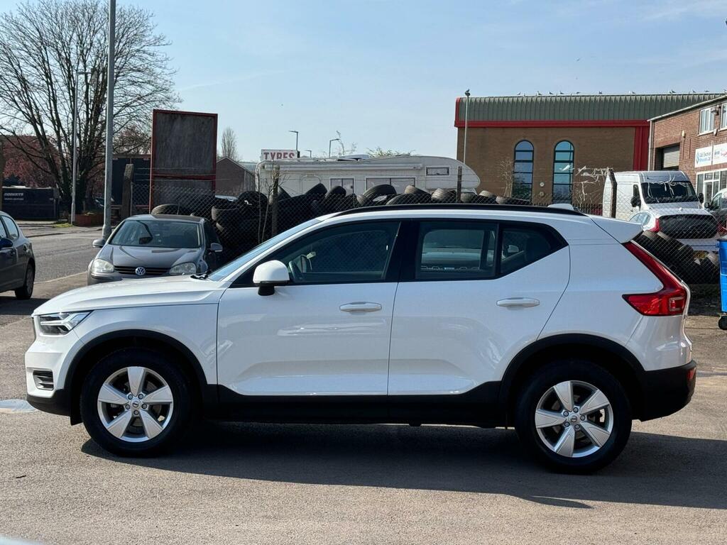 Volvo XC40 1.5 T2 Momentum Core Euro 6 Ss VN70XBW White #5