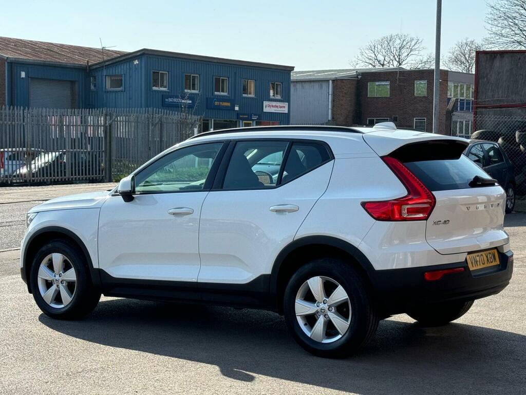 Volvo XC40 1.5 T2 Momentum Core Euro 6 Ss VN70XBW White #6