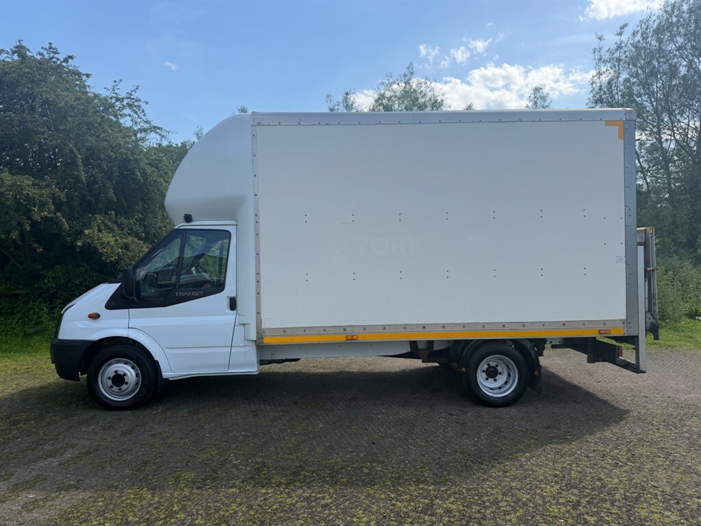 Ford Transit Custom 460 Luton Taillift 1 Council Owner YF62YDR White #3