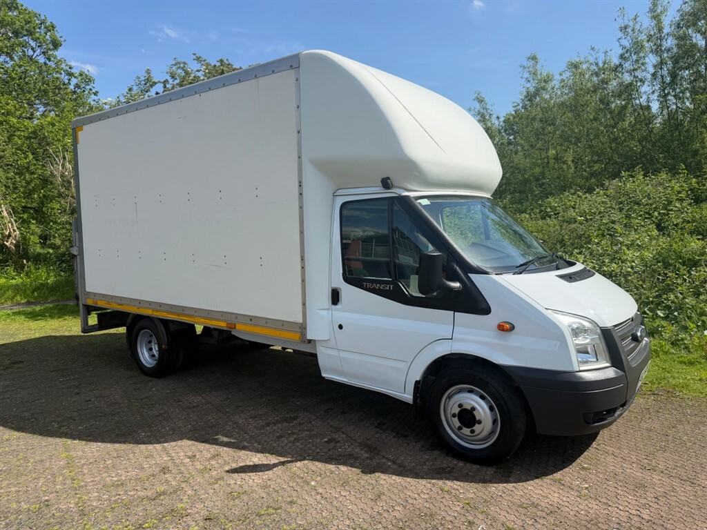 Ford Transit Custom 460 Luton Taillift 1 Council Owner White