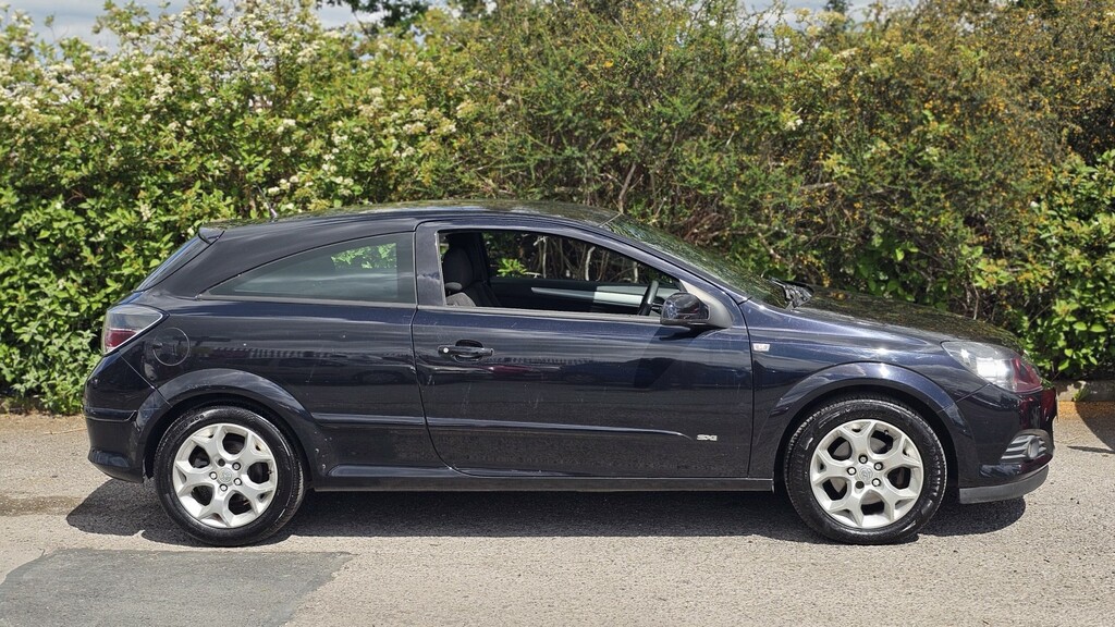 Vauxhall Astra 1.6 I 16V Sxi Black
