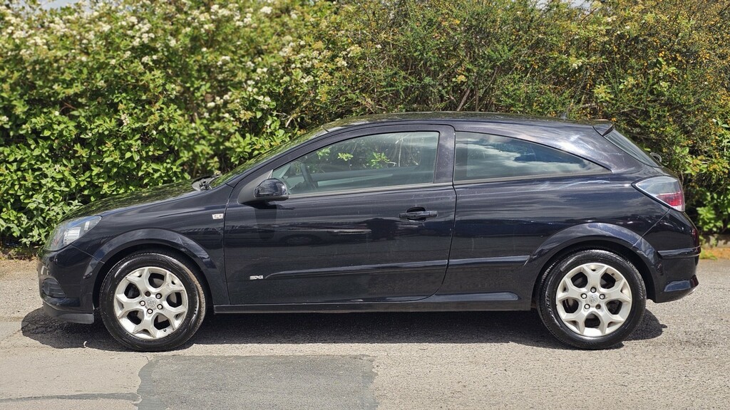 Vauxhall Astra 1.6 I 16V Sxi Black #6