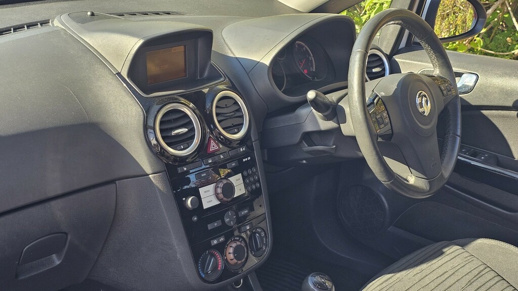 Vauxhall Corsa 1.4 16V Excite AF14MFZ White #5