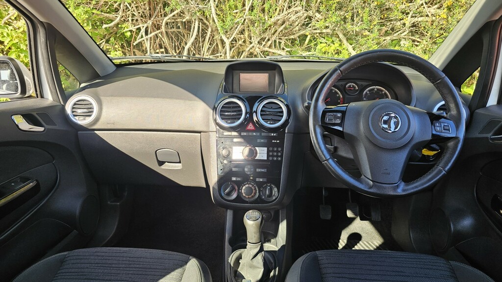 Vauxhall Corsa 1.4 16V Excite AF14MFZ White #4