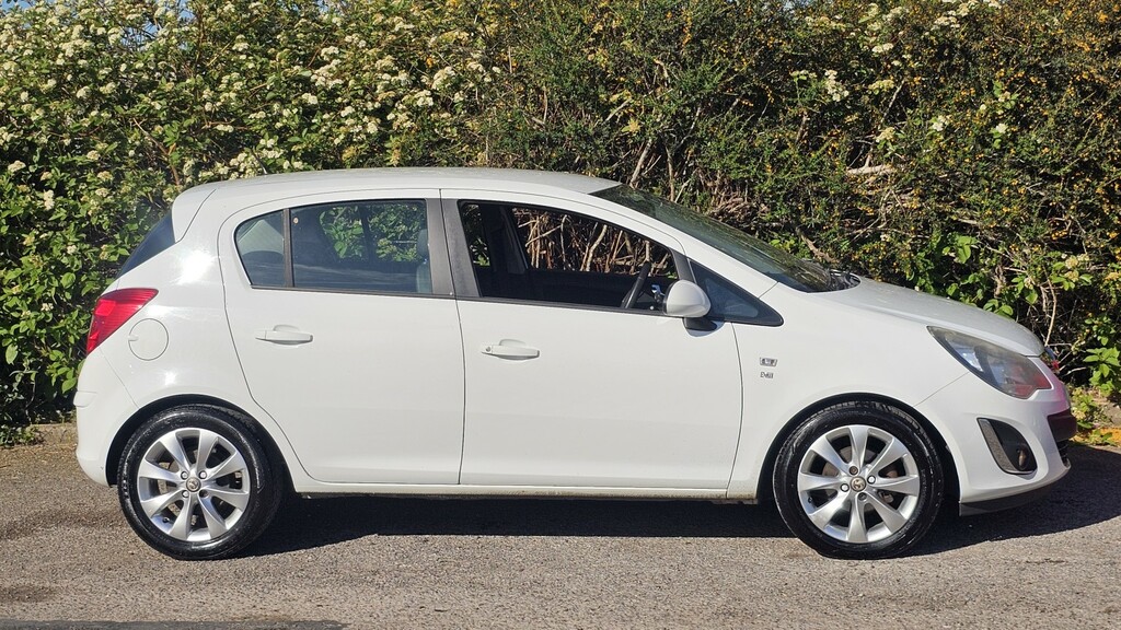 Vauxhall Corsa 1.4 16V Excite White