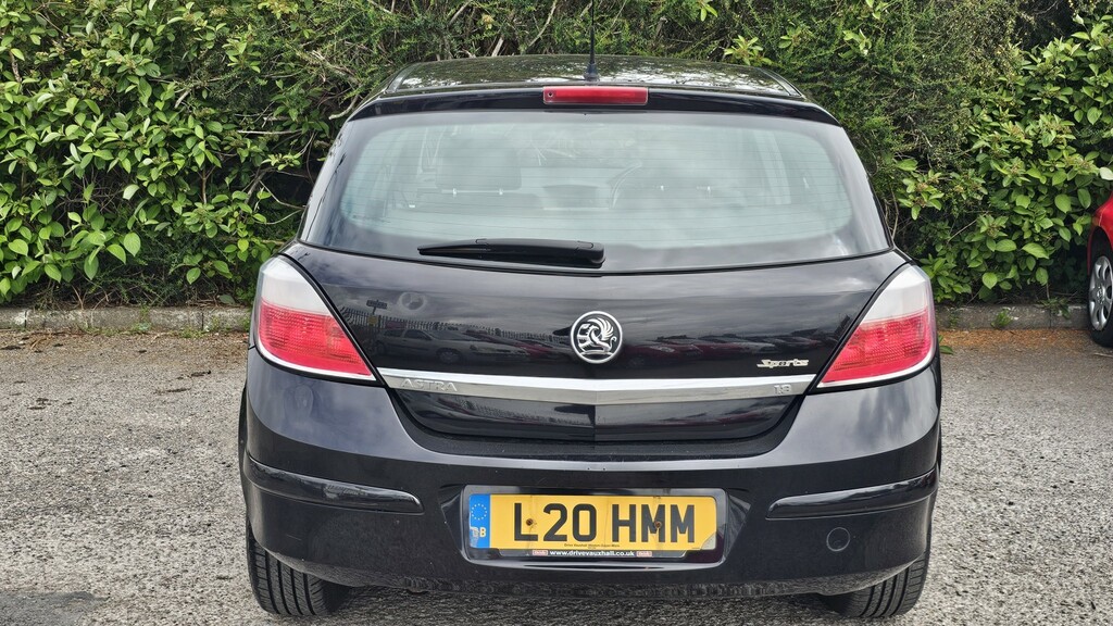 Vauxhall Astra 1.8 I 16V Design L20HMM Black #3