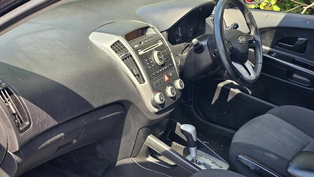 Kia Ceed 1.6 2 Black #6