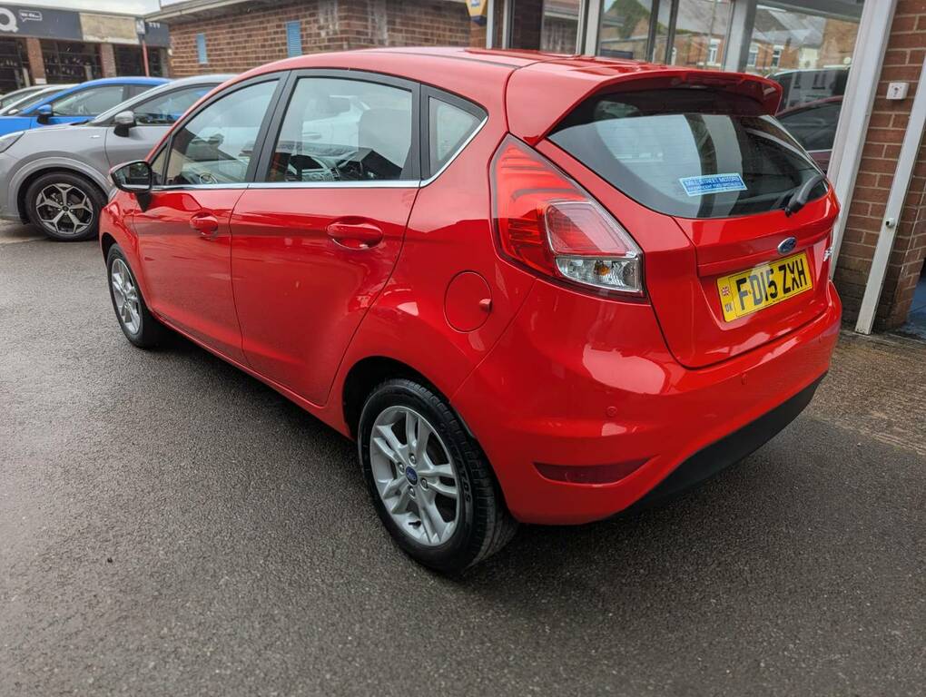 Ford Fiesta 1.25 82 Zetec Red #5
