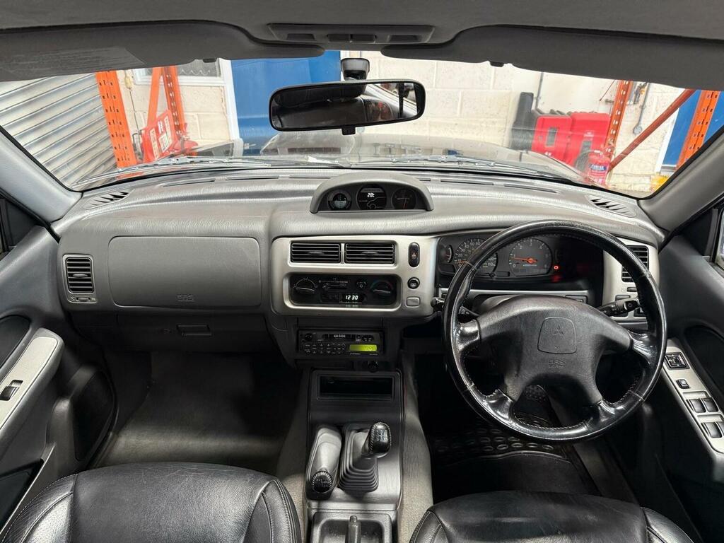 Mitsubishi L200 4Wd Lwb Black #24