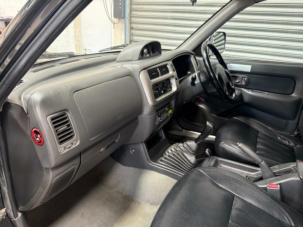 Mitsubishi L200 4Wd Lwb Black #17