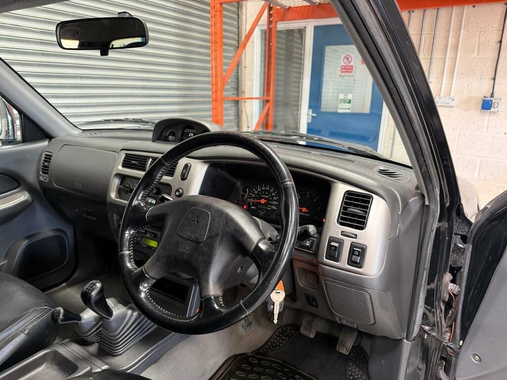 Mitsubishi L200 4Wd Lwb Black #11
