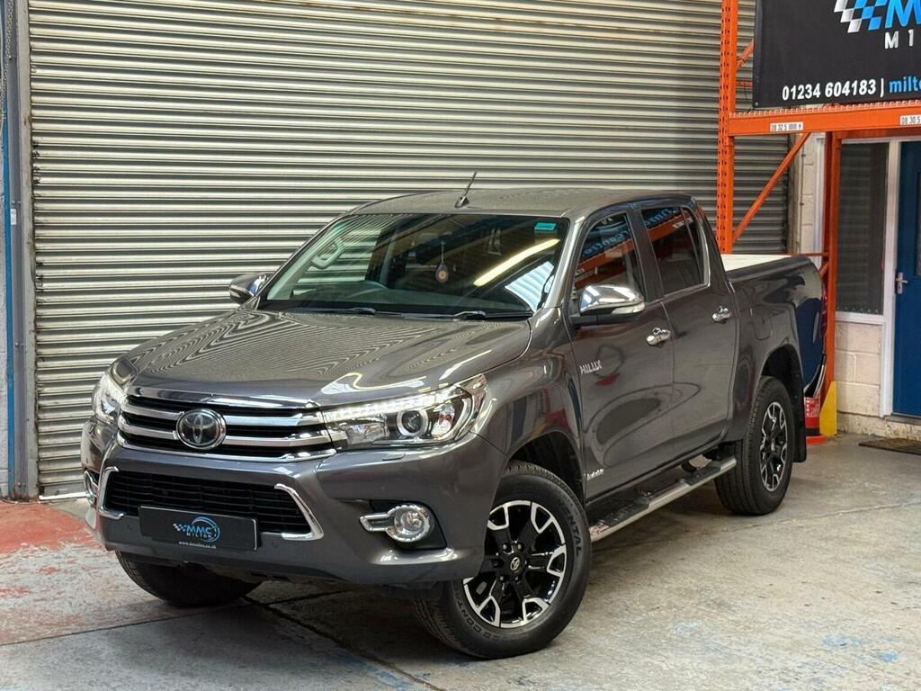 Toyota HILUX Pickup 2.4 D-4d Invincible X 4Wd Euro 6 Grey #2