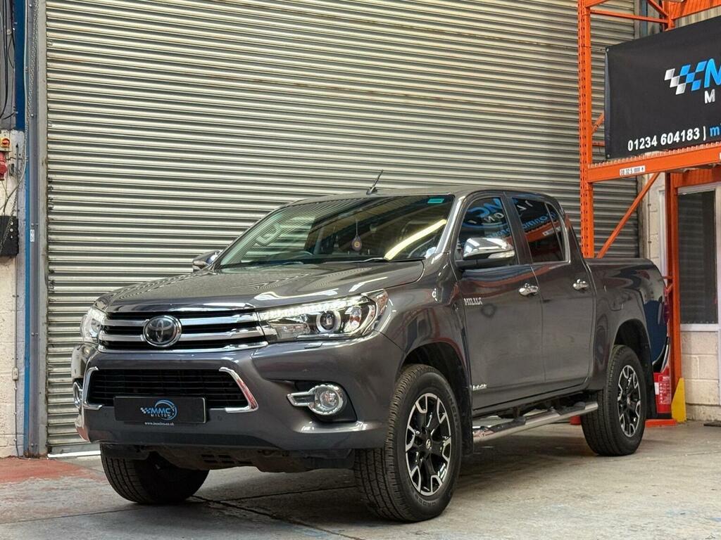 Toyota HILUX Pickup 2.4 D-4d Invincible X 4Wd Euro 6 Grey #4