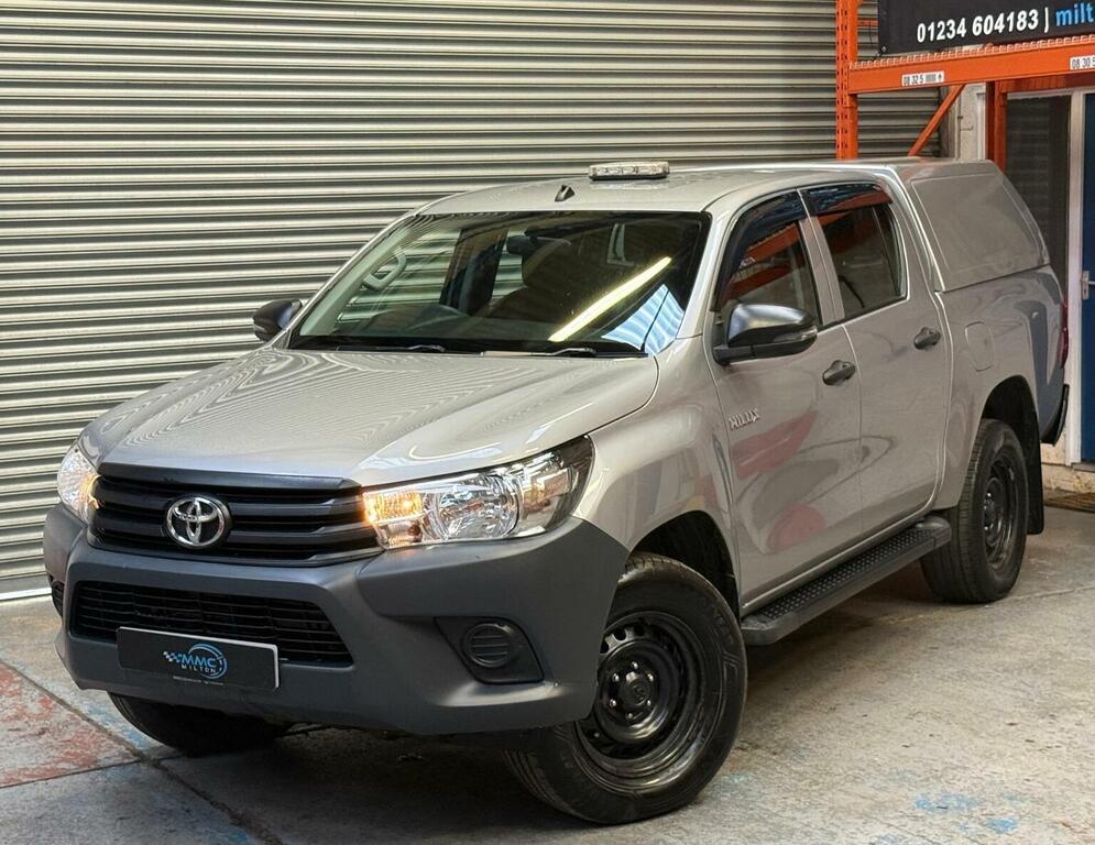 Toyota HILUX Pickup 2.4 D-4d Active 4Wd Euro 6 3.5T 2020 FE20KUV Silver #2