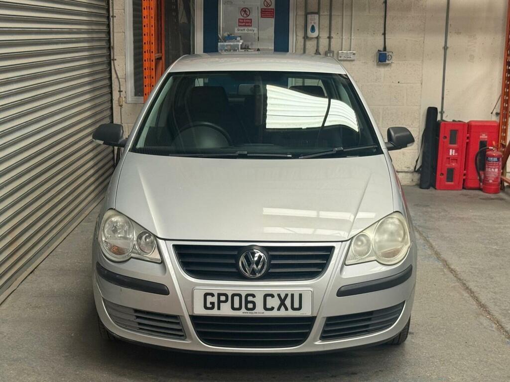 Volkswagen Polo Hatchback 1.2 E 200606 Silver #3