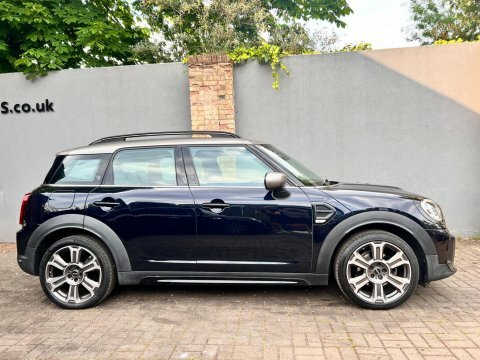 Mini Countryman 1.5 Cooper Exclusive YG21KOL Black #2
