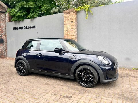 Mini Hatch 1.5 Cooper Exclusive LM22ZVS Black #4