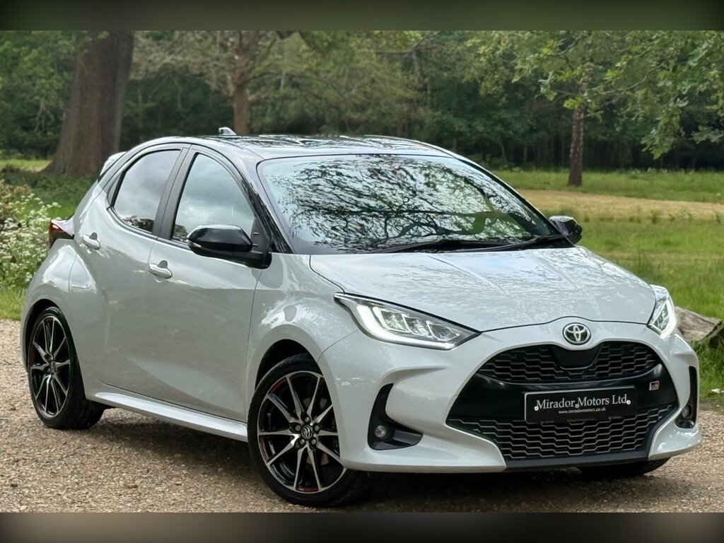 Toyota Yaris 1.5 Vvt-h Gr Sport Hatchback Hybrid E-c FX22XYW Grey #2