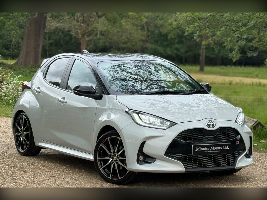Toyota Yaris 1.5 Vvt-h Gr Sport Hatchback Hybrid E-c Grey