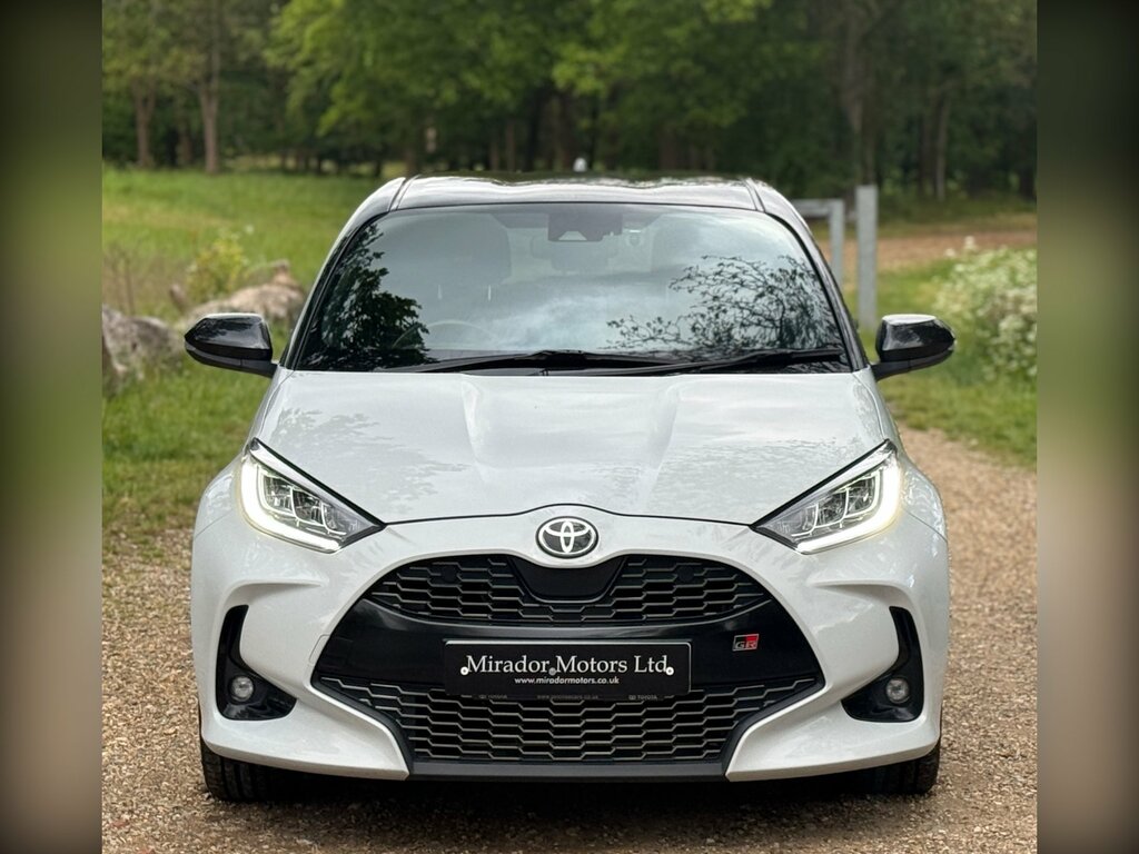 Toyota Yaris 1.5 Vvt-h Gr Sport Hatchback Hybrid E-c FX22XYW Grey #4