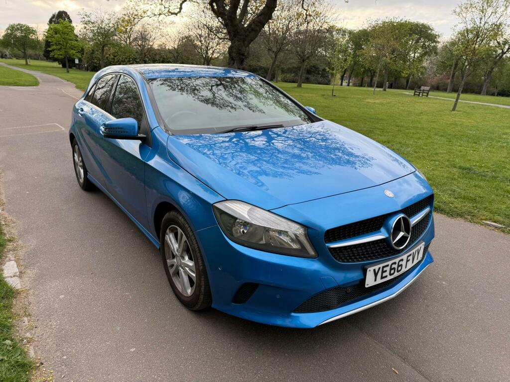Mercedes-Benz A Class 2.1 A200d Se Executive 7G-dct Euro 6 Ss Blue