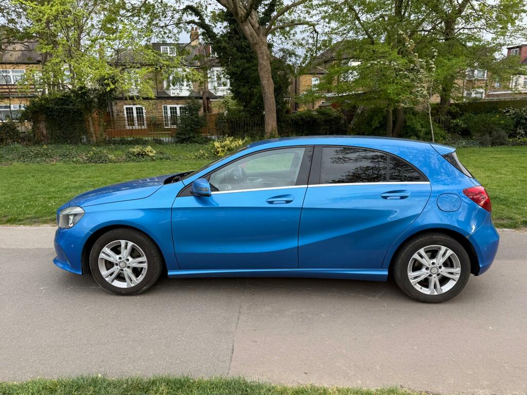 Mercedes-Benz A Class 2.1 A200d Se Executive 7G-dct Euro 6 Ss YE66FVY Blue #4