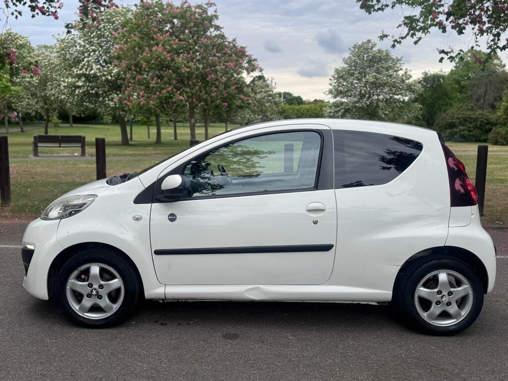 Peugeot 107 1.0 12V Envy Euro 5 SK63XTP White #4