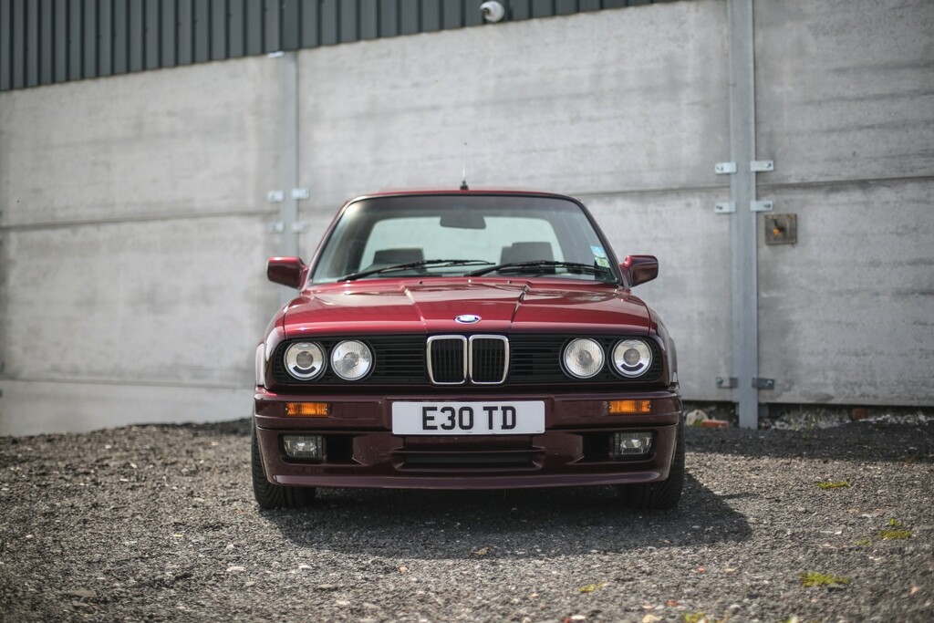 BMW 3 Series Saloon 318Is 1990 Red #2