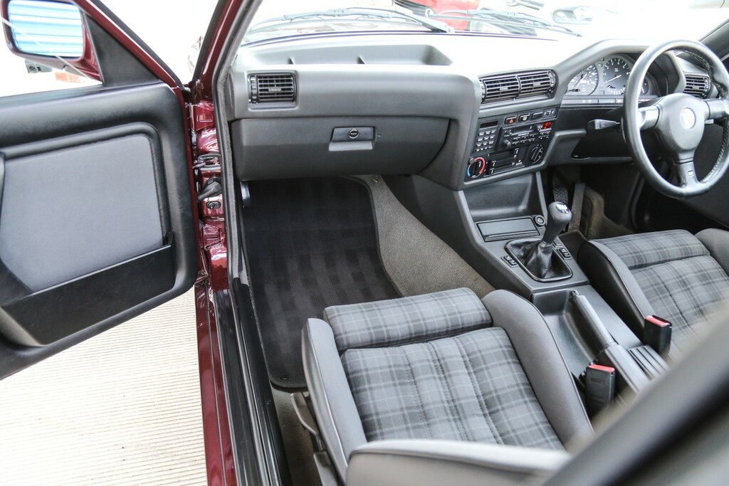 BMW 3 Series E30 316I Blue #31