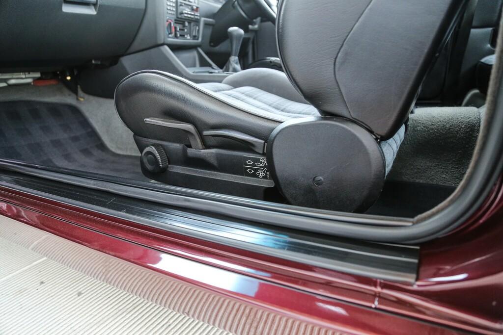 BMW 3 Series E30 316I Blue #32