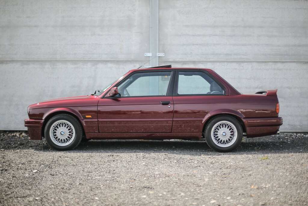 BMW 3 Series Saloon 318Is 1990 Red #4