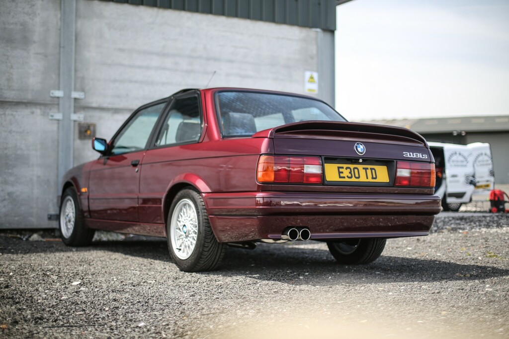 BMW 3 Series Saloon 318Is 1990 Red #5