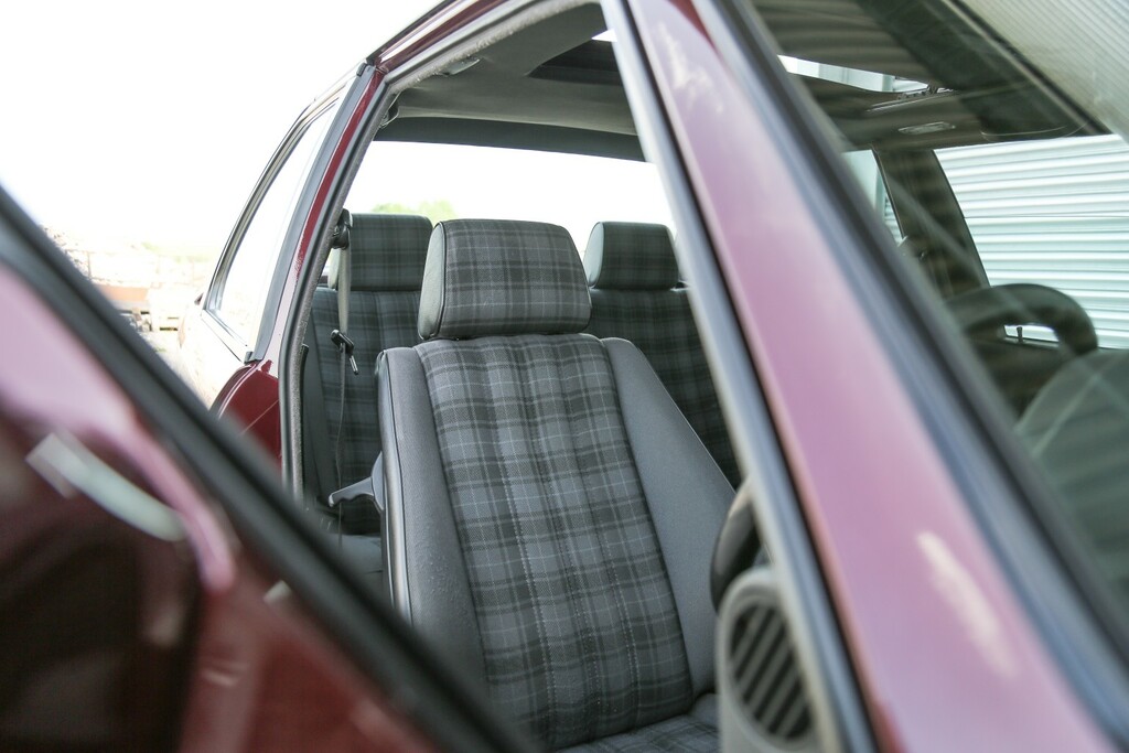 BMW 3 Series E30 316I Blue #16