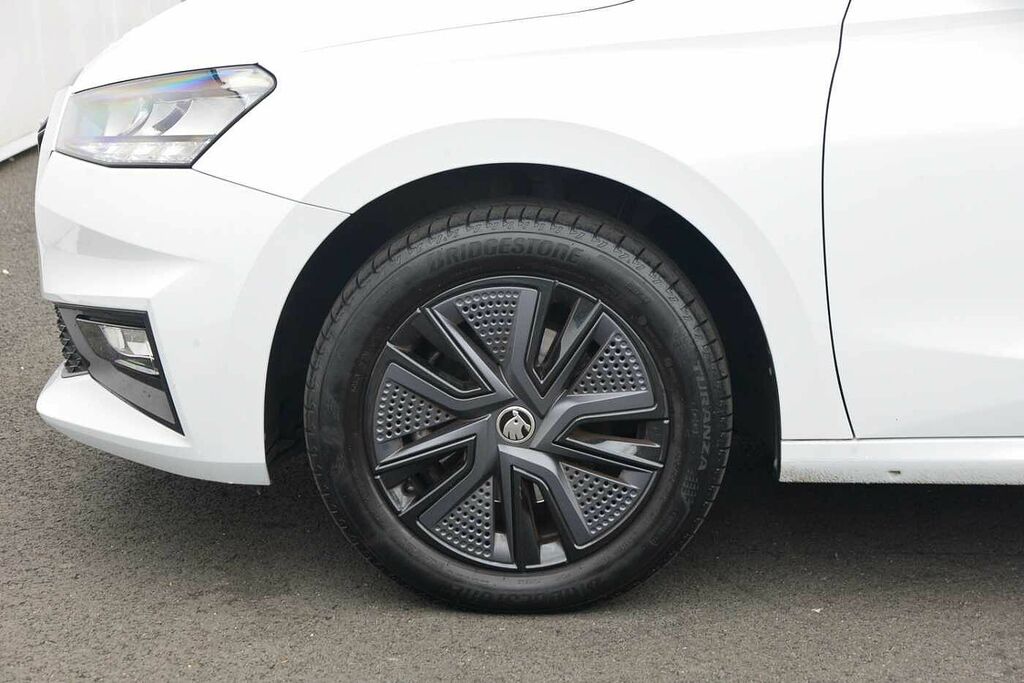 Skoda Fabia 1.0 Tsi 110 Colour Edition DH23LVK White #5