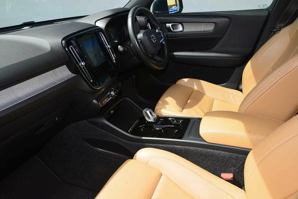 Volvo XC40 2.0 T4 Inscription Pro Geartronic Blue #2