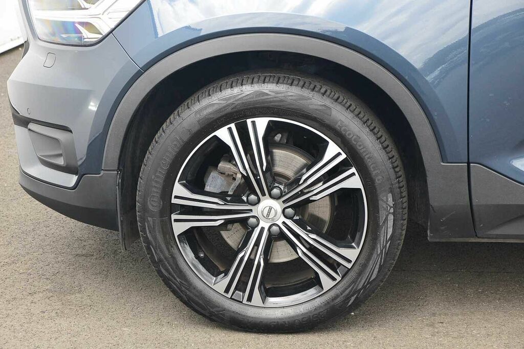 Volvo XC40 2.0 T4 Inscription Pro Geartronic Blue #5