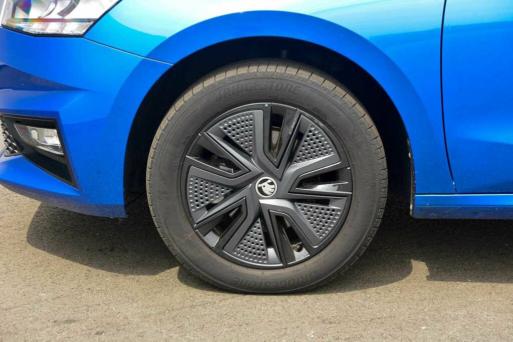 Skoda Fabia 1.0 Tsi 116 Design Edition PK25ZVJ Blue #5