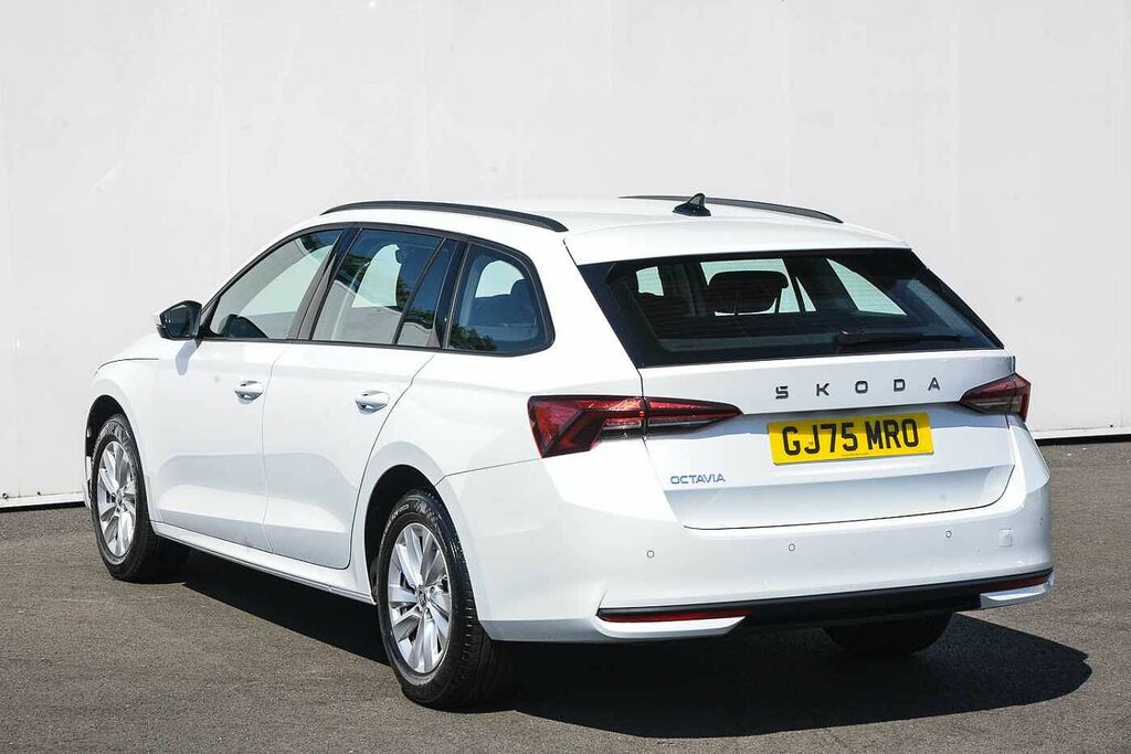 Skoda Octavia 1.5 Tsi Se Technology GJ75MRO White #3