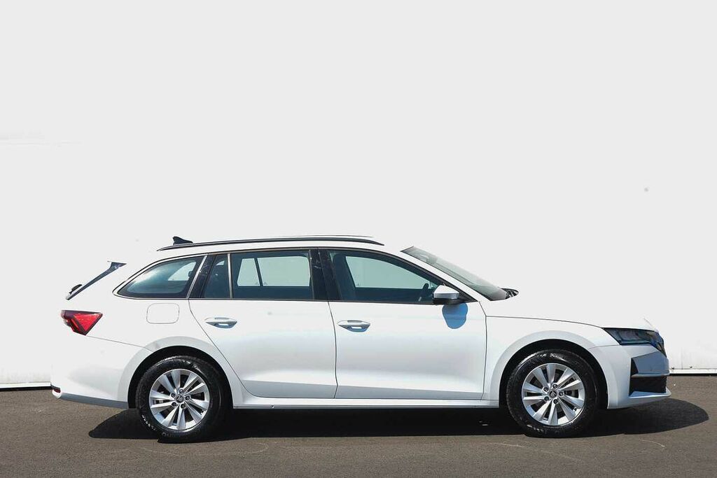 Skoda Octavia 1.5 Tsi Se Technology GJ75MRO White #4