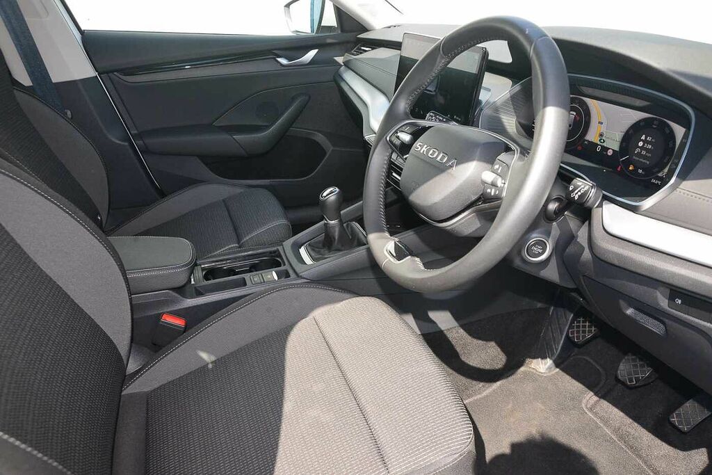 Skoda Octavia 1.5 Tsi Se Technology GJ75MRO White #6