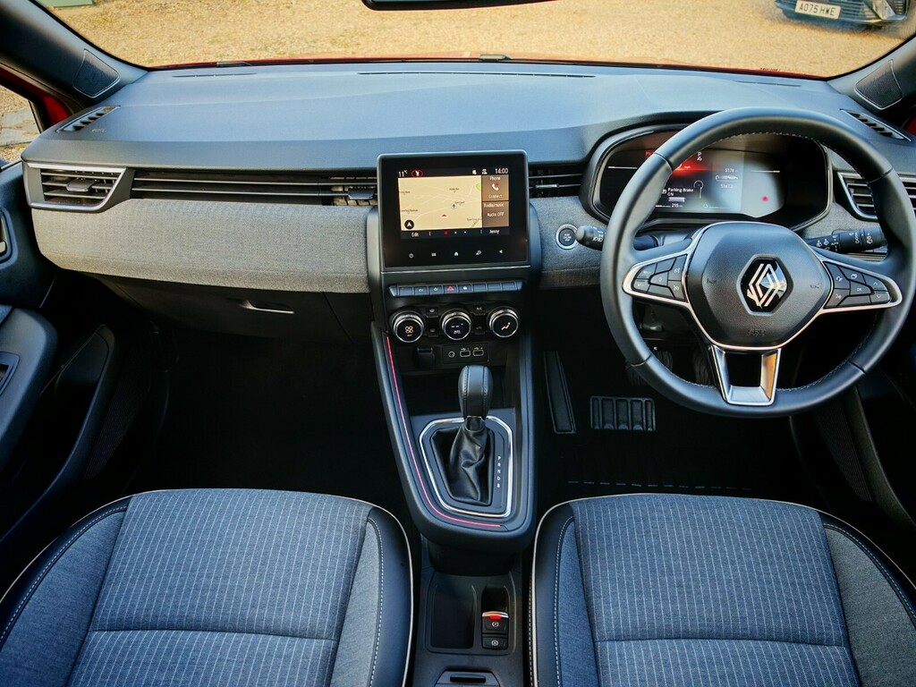 Renault Clio 1.6 E-tech Full Hybrid 145 Techno AO74EYV Red #6