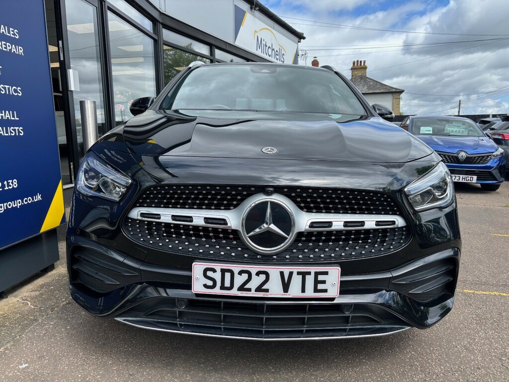 Mercedes-Benz GLA Class Gla 180 Amg Line Premium SD22VTE Black #2