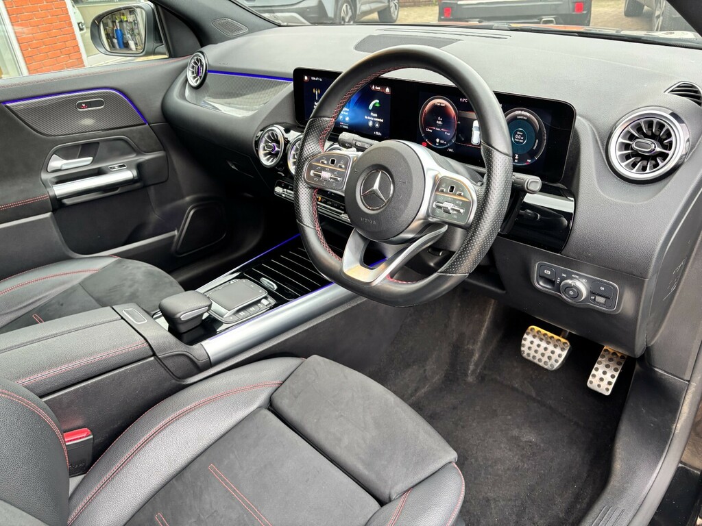 Mercedes-Benz GLA Class Gla 180 Amg Line Premium SD22VTE Black #6