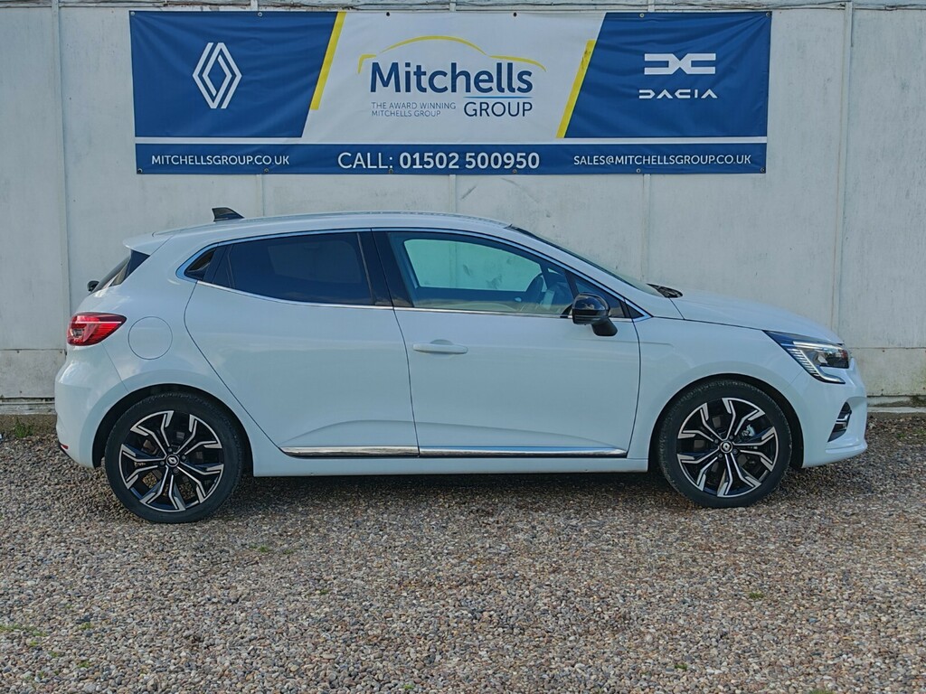 Renault Clio 1.6 E-tech Full Hybrid 145 Techno AP23HWB White #3