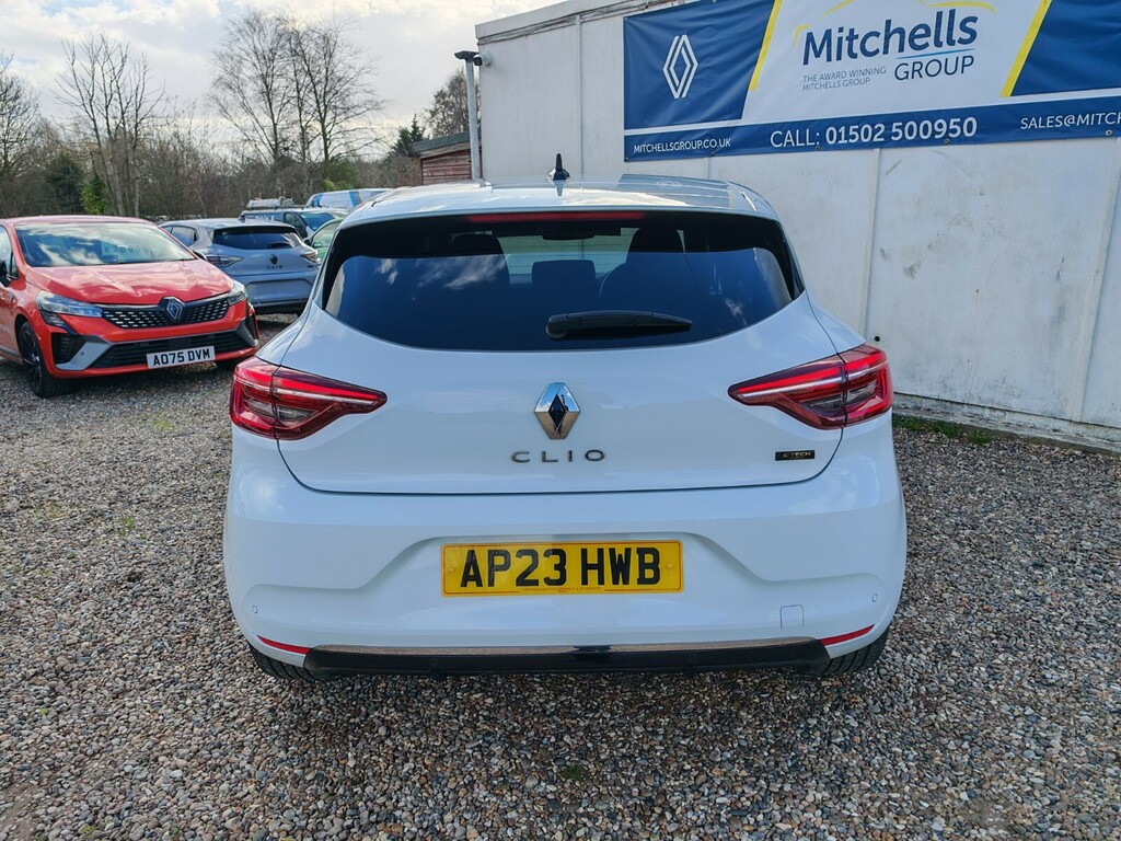 Renault Clio 1.6 E-tech Full Hybrid 145 Techno AP23HWB White #6