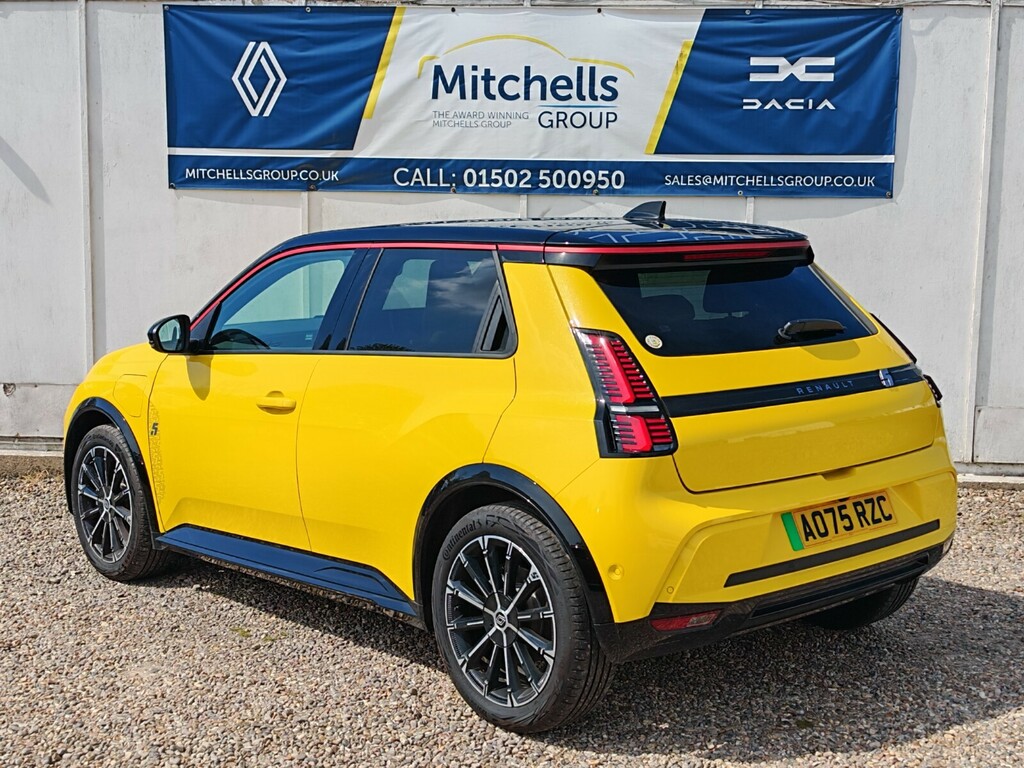 Renault 5 E-Tech 110Kw Iconic Five Comfort Range 52Kwh AO75RZC Black #4