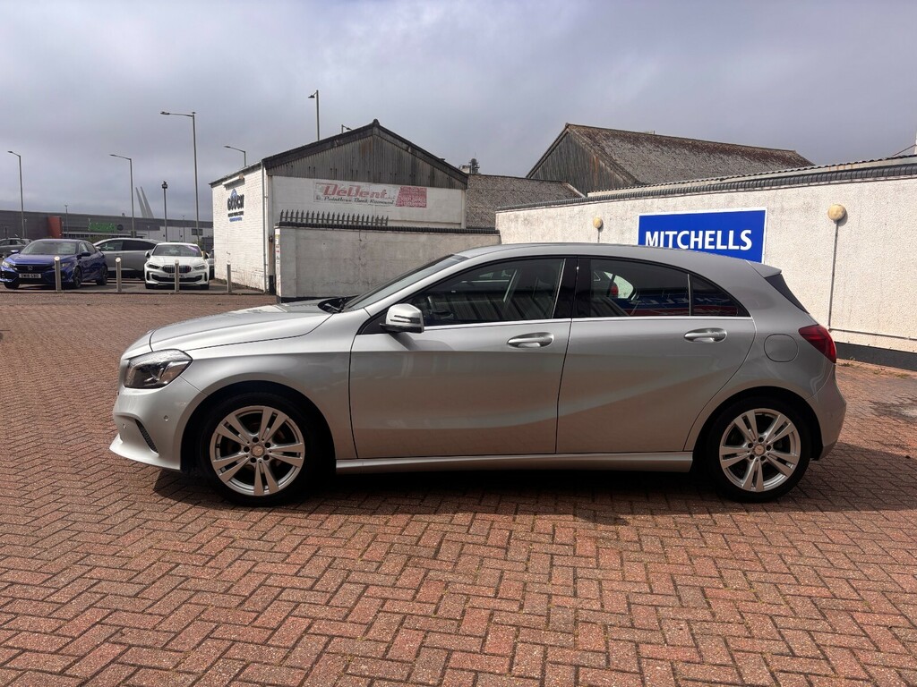 Mercedes-Benz A Class A180d Sport Premium AV17KXN Silver #4