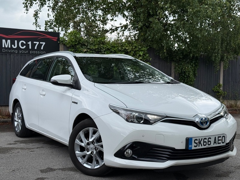 Toyota Auris 1.8 Vvt-h Business Edition White