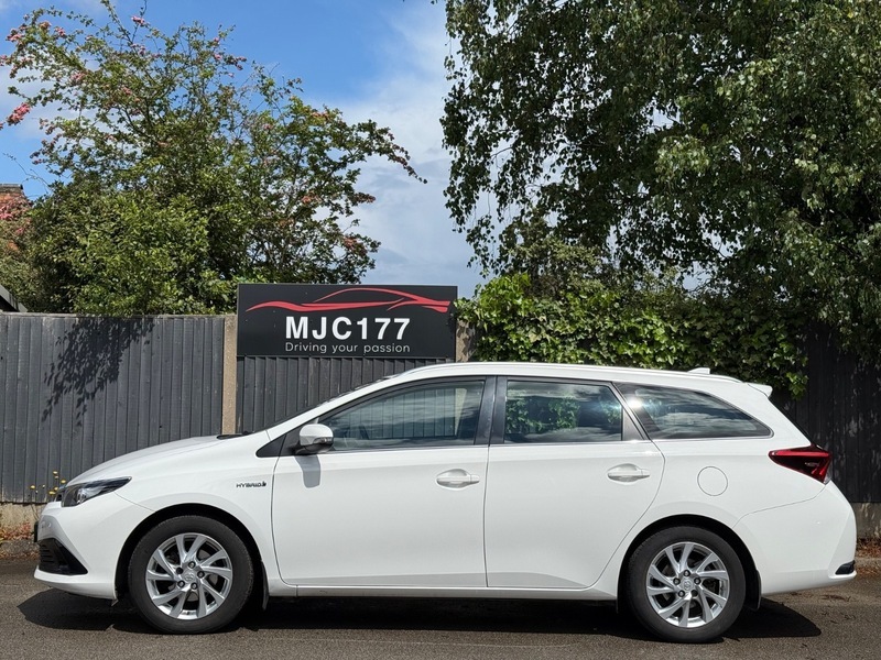 Toyota Auris 1.8 Vvt-h Business Edition SK66AEO White #4